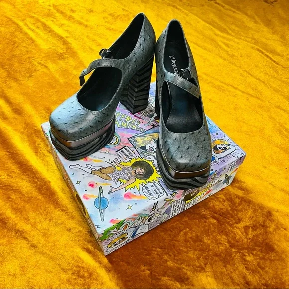 • Jeffrey Campbell Chillin-F platform pump in Grey Ostrich (size 8) - Picture 5 of 7